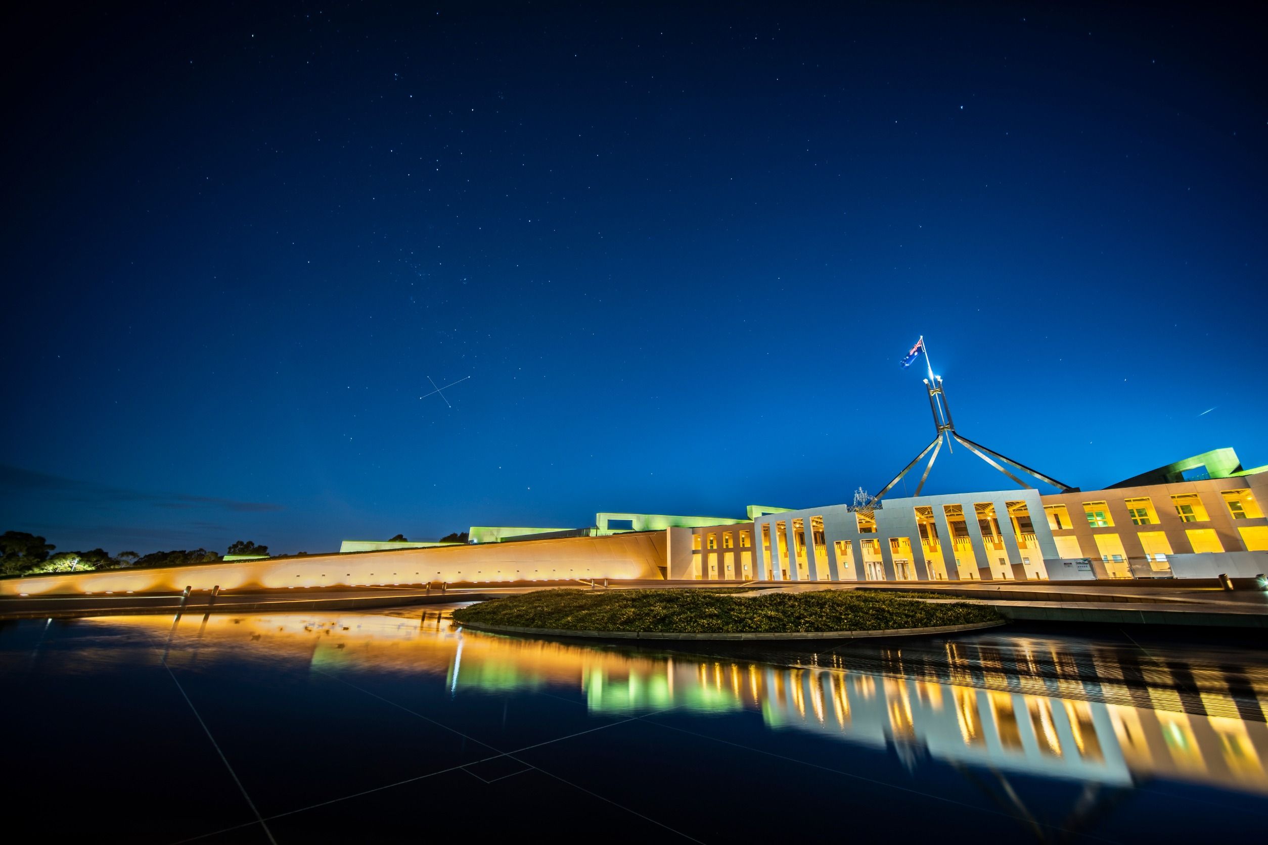 Canberra considers blanket advertising ban.