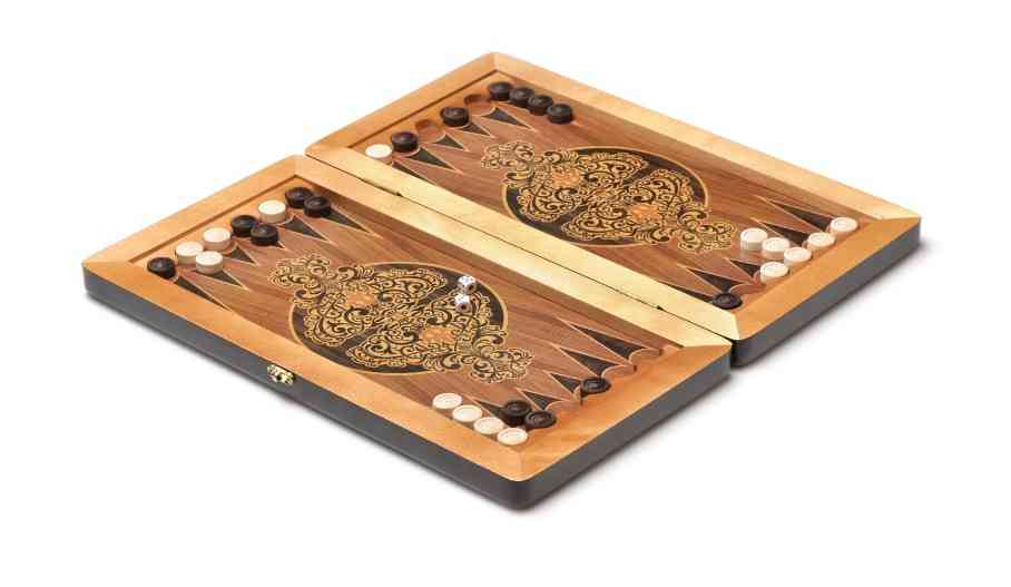 backgammon board with white and black pieces