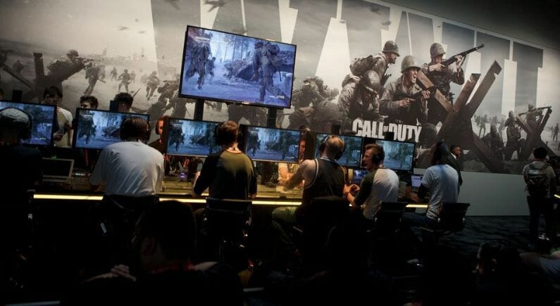 Microsoft et Activision - un accord en cours d'examen