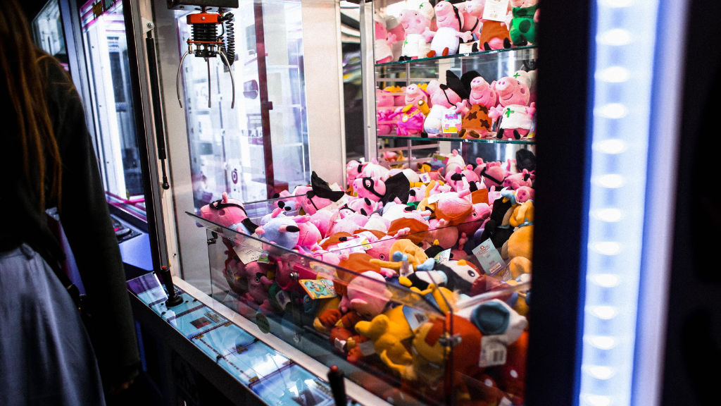 Brunei prohibits claw machines over gambling concerns 