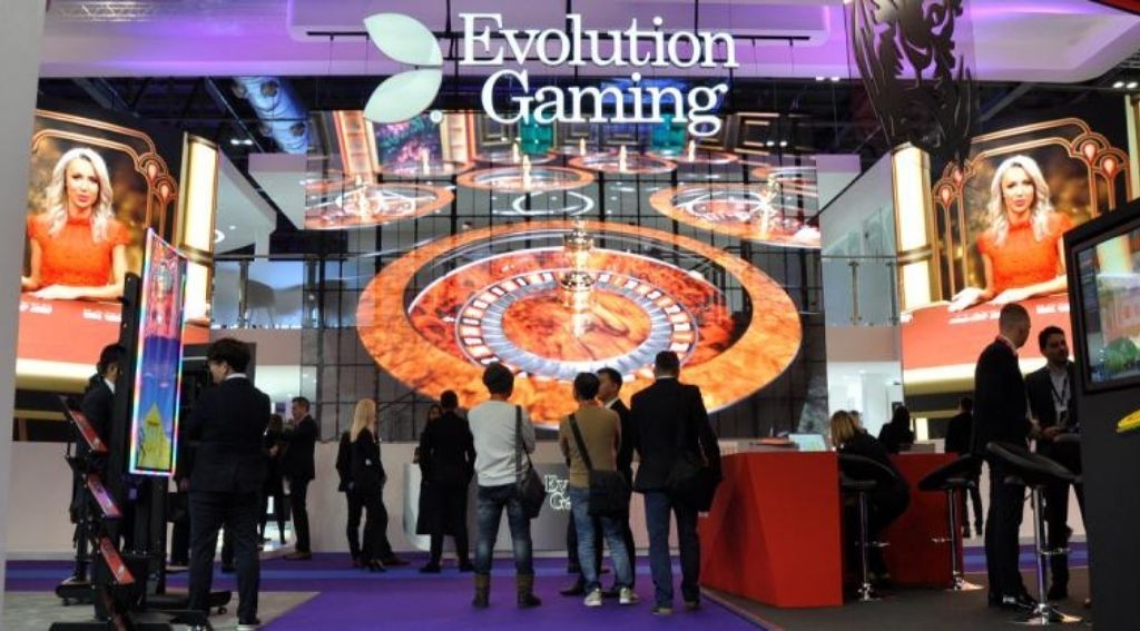 Evolution's incentive to nurture growth and commitment