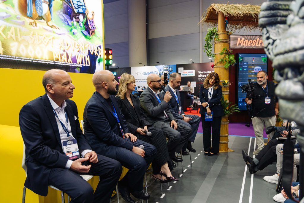 Galaxsys unveils Chicken Crash at SiGMA Central Europe 2025