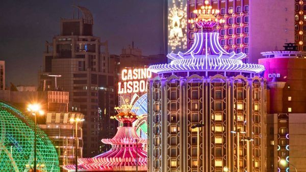 Especialista aponta que recuperação da receita bruta de jogos em Macau em agosto foi impulsionada por turistas chineses e sul-coreanos