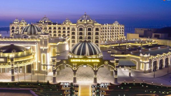 Macau Legend сократила убытки в первом полугодии на фоне нарушений кредитных условий  