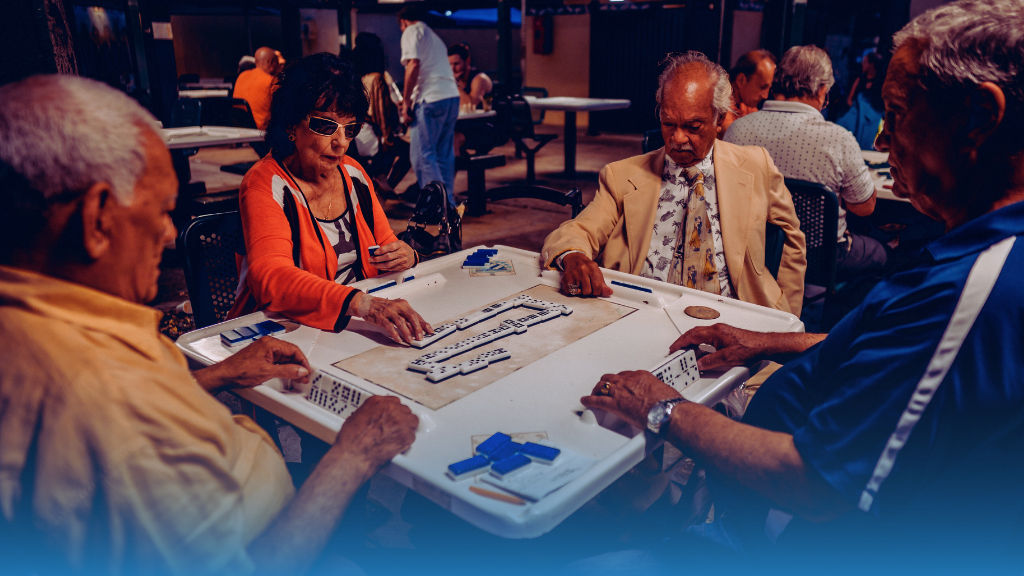 澳门警方成功打击非法麻将活动:四人被捕,查获赌博设备