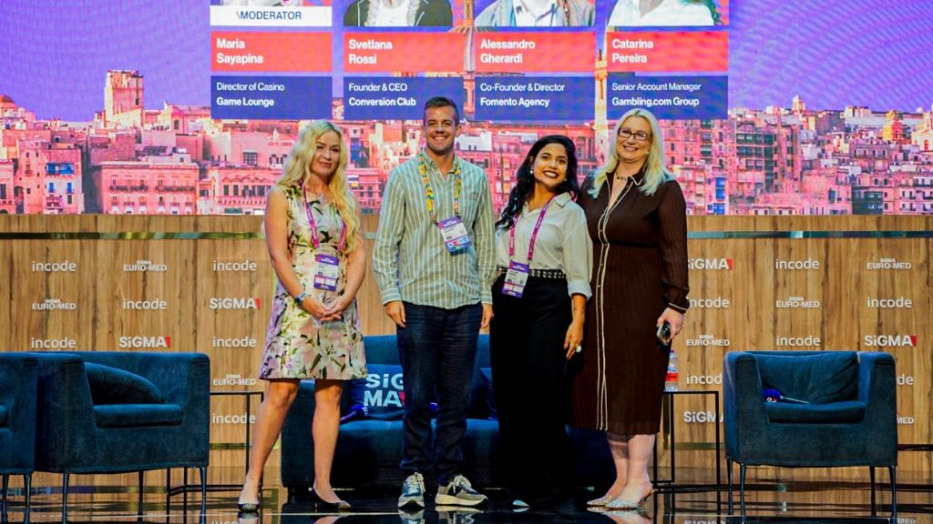Maria Sayapina (最右), Game Lounge的赌场总监; Svitlana Rossi (最左), Conversion Club创始人兼首席执行官; Alessandro Gherardi (左二), Fomento Agency联合创始人兼总监; 以及Catarina Pereira (右二), Gambling.com Group高级客户经理