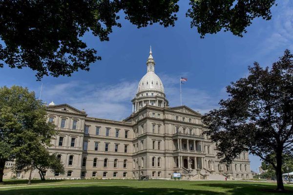 Se concederán licencias provisionales a los proveedores de juegos en línea de Michigan