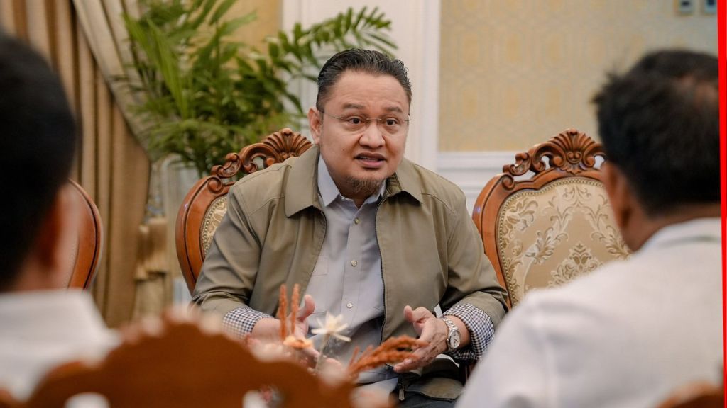 Ombudsman dismisses Philippine governor over gambling links  