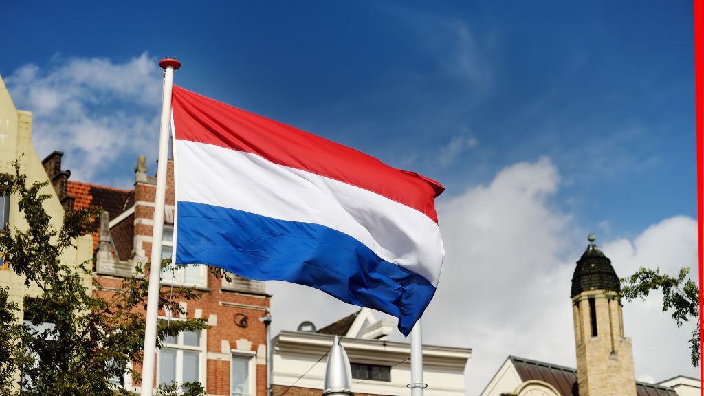 Dutch gambling authority issues warning to 711 casino over ads targeting minors