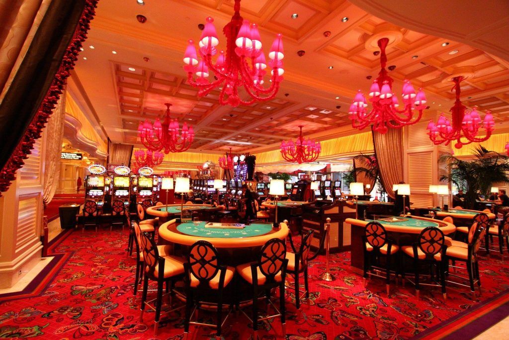 Casino Design: The Sneaky Tricks That Make You Spend More